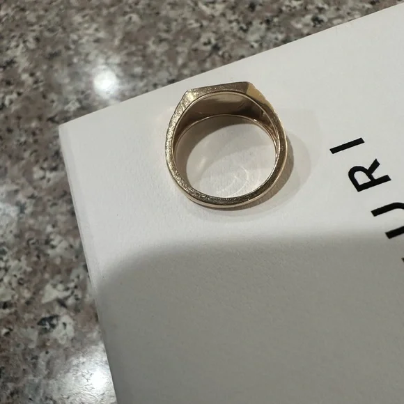 Mini enamel signet ring - Picture 5 of 9